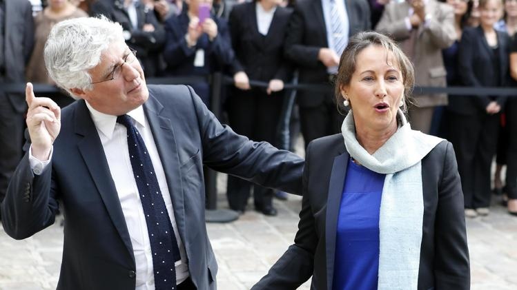 Ban gai cu cua Tong thong Phap tro thanh bo truong hinh anh