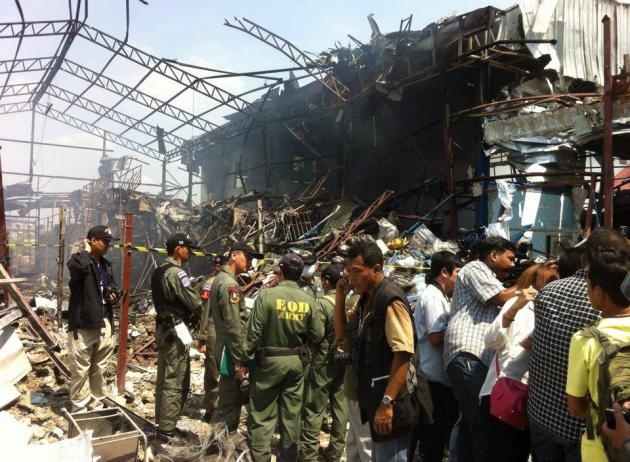 Bom The chien II phat no tai Bangkok, 6 nguoi chet hinh anh