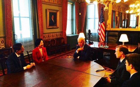 Phó Tổng thống Joe Biden tiếp Martin Lee và Anson Chan tại Nhà Trắng. Ảnh: South China Morning Post.