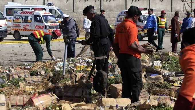 Hiện trường vụ đánh bom ở Islamabad. Ảnh: Reuters.