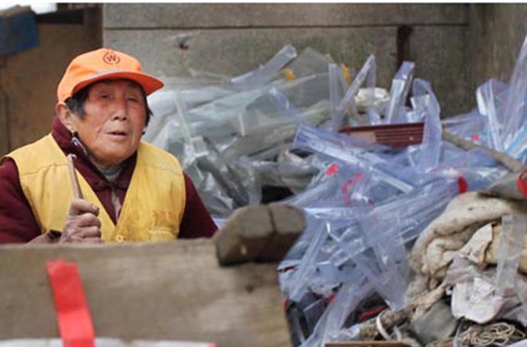 Con mac benh nang, phu huynh quet duong 23 nam de tra no hinh anh