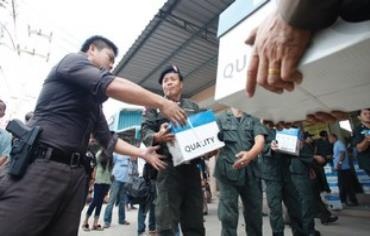 Thai Lan bat hai phan tu khung bo Hoi giao tai thu do hinh anh