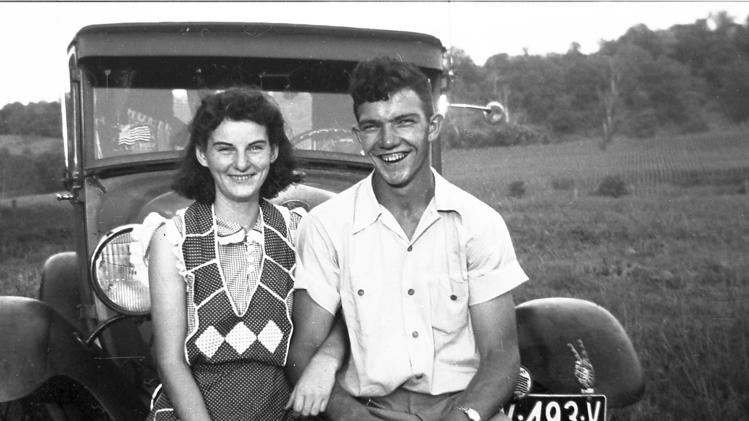 Chung song 75 nam, qua doi cach nhau 15 gio hinh anh