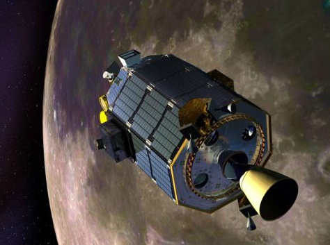 Robot My lao xuong mat trang sau khi hoan thanh nhiem vu hinh anh