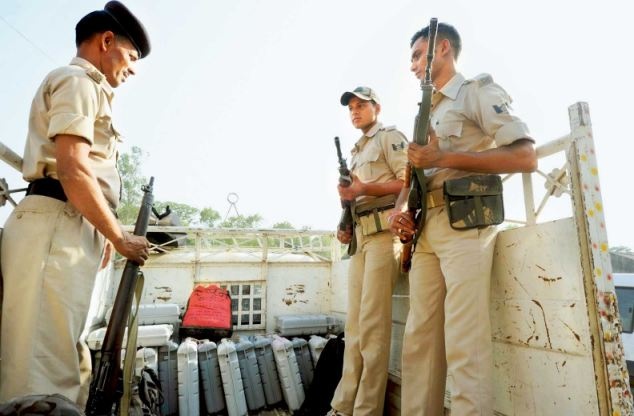 Chuot pha hoai cuoc bau cu lon nhat hanh tinh hinh anh