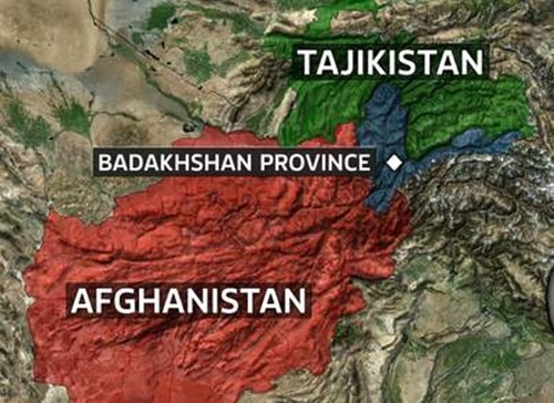 Tỉnh Badakshan nằm trong dãy núi Hundu Kush và Pamir, giáp biên giới Trung Quốc và là một trong những vùng xa xôi nhất của đất nước Afghanistan. Sạt lở thường xuyên xảy ra ở vùng núi hiểm trở ở miền bắc Afghanistan. Một trong những vụ sạt lở nghiêm trọng nhất ở đây đã diễn ra vào tháng 2/2010 khiến hơn 170 nạn nhân thiệt mạng. Ảnh: Sky News.