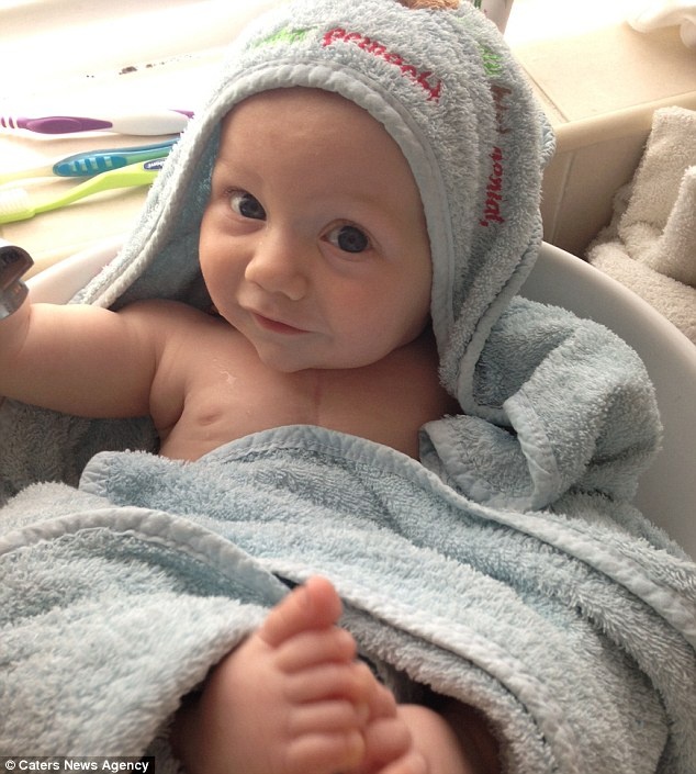 Bac si cuu song tre so sinh bang tim bo hinh anh