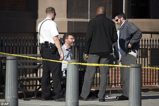 Nha Trang dong cua vi nhan vien thue bam theo con gai Obama hinh anh