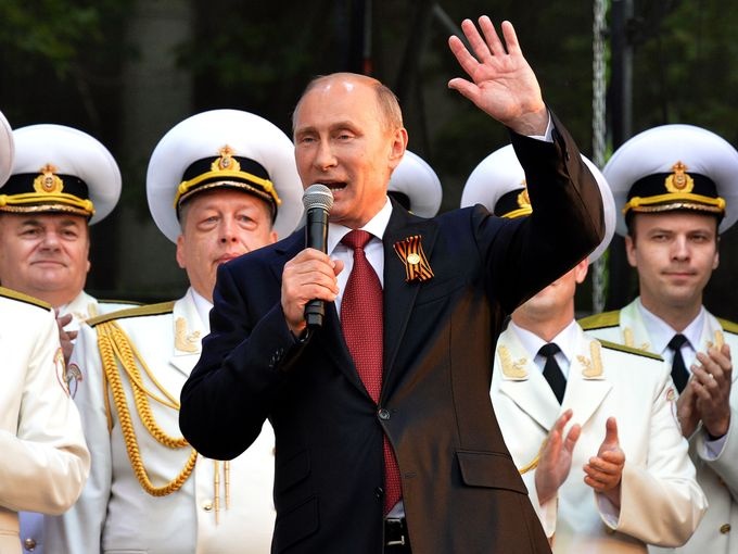 Putin du le duyet binh lich su tai Crimea hinh anh