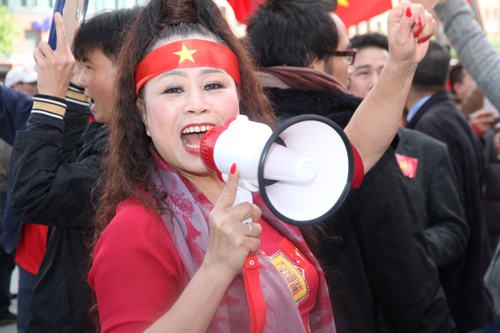 Bieu tinh chong Trung Quoc cua nguoi Viet tai Berlin hinh anh