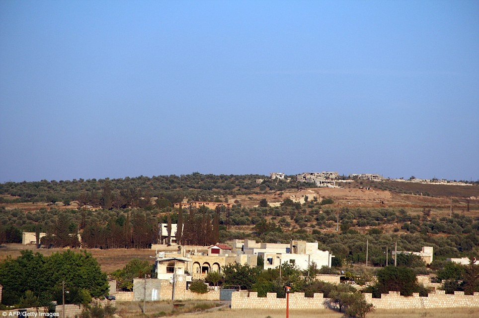 Một người chỉ huy của Mặt trận Hồi giáo, một trong những nhóm vũ trang thuộc phe đối lập tại Syria, kể rằng các chiến binh của ông 