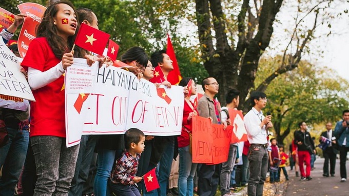 Bạn Vũ Anh Minh, cựu chủ tịch Hội sinh viên Việt Nam ở Melbourne, cho biết thông điệp mà sinh viên Việt Nam và Việt kiều đang sống ở Melboune muốn đưa ra trong cuộc tuần hành này là yêu cầu Trung Quốc phải tuân thủ luật pháp quốc tế, rút tàu và giàn khoan HD 981 ra khỏi vùng biển của Việt Nam và đừng hành động ngang ngược như những ngày qua.