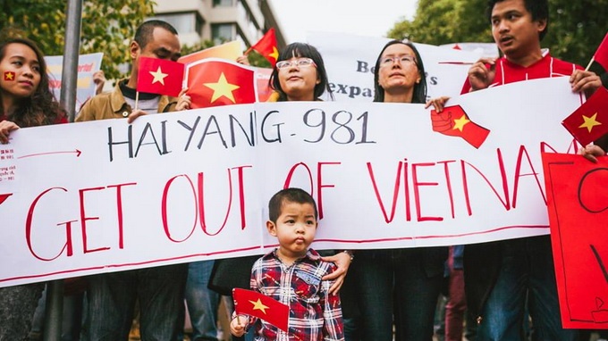 Nguoi Viet o Australia tuan hanh phan doi Trung Quoc hinh anh