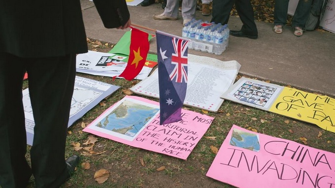 cuộc tuần hành diễn ra từ 12g đến khoảng 13g30 trước lãnh sự quán Trung Quốc ở Melbourne.
