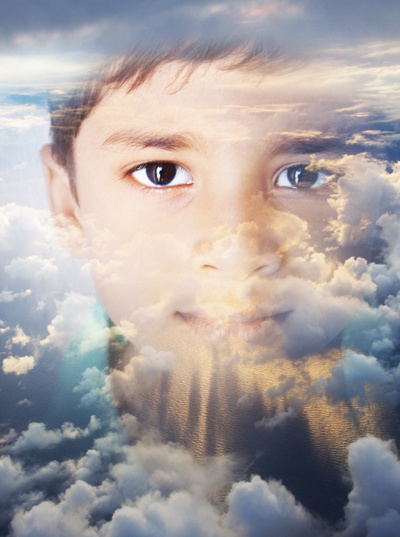 Cau be 3 tuoi nho duoc kiep truoc hinh anh