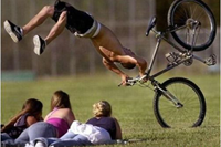 Nhung tinh huong te nga hai huoc nhat hinh anh