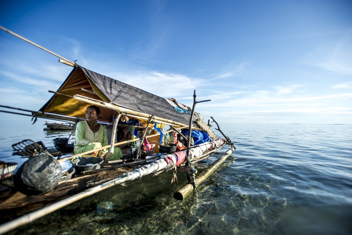 Bajau là bộ tộc du cư người Malaysia. Họ gắn bó với biển cả trong nhiều thập kỷ với đa phần sống tại vùng biển của Philippines, Malaysia và Indonesia. 