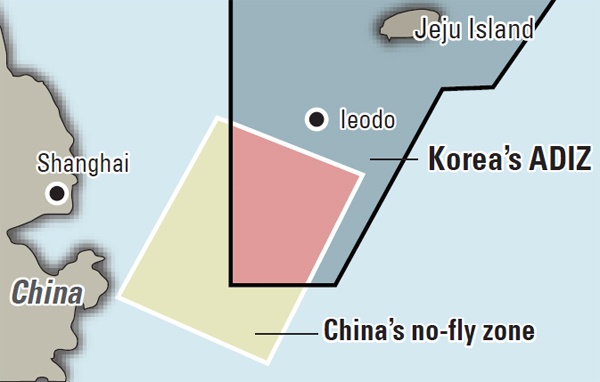 Vùng cấm bay do Trung Quốc thiết lập lấn một phần vào ADIZ Hàn Quốc. Đồ họa: JoongAng Daily.