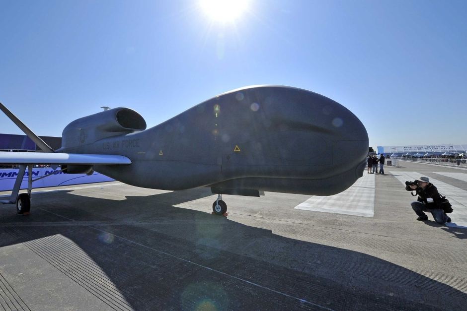 May bay do tham My giam sat hoat dong gay han tren bien hinh anh