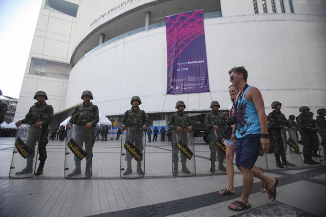 Cựu thủ tướng Yingluck Shinawatra và nhiều chính trị gia cũng đang bị giam giữ.  Quân đội sẽ giam những nhân vật này trong một tuần để cho họ “thời gian suy nghĩ” và giữ ổn định tình hình đất nước. Ảnh: 