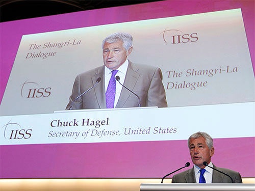 Mỹ đã cáo buộc 5 sĩ quan Trung Quốc thâm nhập vào hệ thống máy tính các công ty của Mỹ và đánh lấy cắp bí mật thương mại tại diễn đàn Đối thoại Shangri-La ở Singapore hôm 1/6