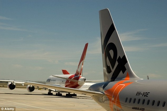 Máy bay của hãng hàng không Jetstar tại phi trường 