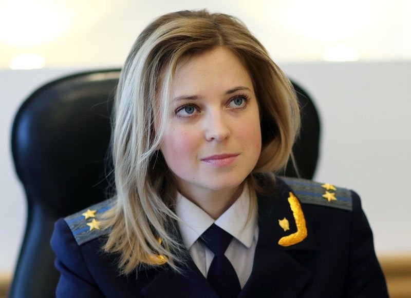 Tổng thống Nga Vladimir Putin ký sắc lệnh bổ nhiệm Natalia Poklonskaya làm Bộ trưởng Tư pháp Cộng hòa Crimea vào ngày 2/5 – hơn một tháng sau khi Crimea chính thức sáp nhập Liên bang Nga.