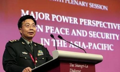 Phó tổng tham mưu quân đội Trung Quốc Vương Quán Trung phát biểu tại Đối thoại Shangri-la. Ảnh: Reuters.