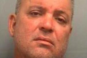 Goi dien cho canh sat de ca than vo do bia hinh anh