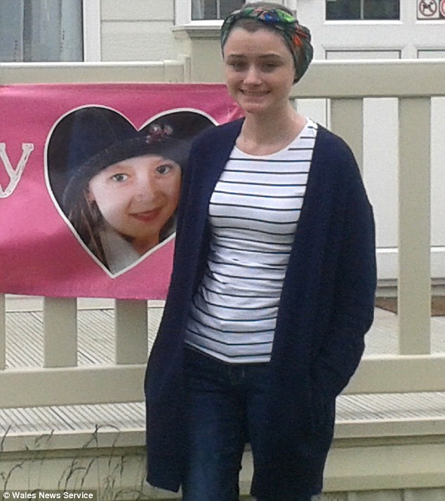 Thieu nu thoat chet nho quan jean chat hinh anh