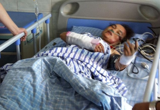 Me nhay lau vi con gai khong chiu chia tay voi ban trai hinh anh