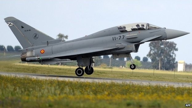 Chien dau co roi bat ngo o Tay Ban Nha, phi cong thiet mang hinh anh