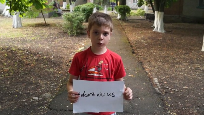 Dan ti nan Ukraina cau xin binh si bang video hinh anh