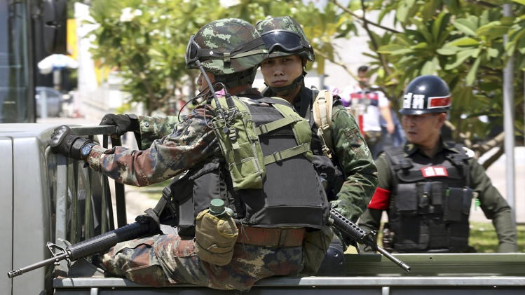 Phuong Tay chi trich dao chinh, Thai Lan nga sang Trung Quoc hinh anh