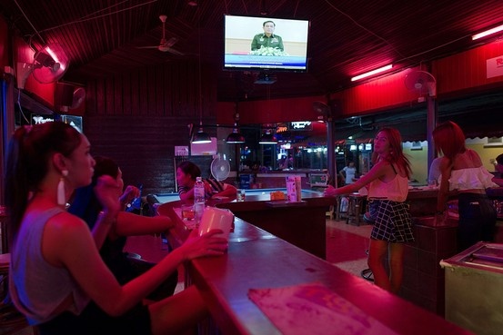 Thai Lan do bo lenh gioi nghiem tren ca nuoc hinh anh