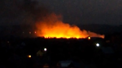 Khoanh khac may bay Ukraina cho 49 nguoi bi ban ha hinh anh