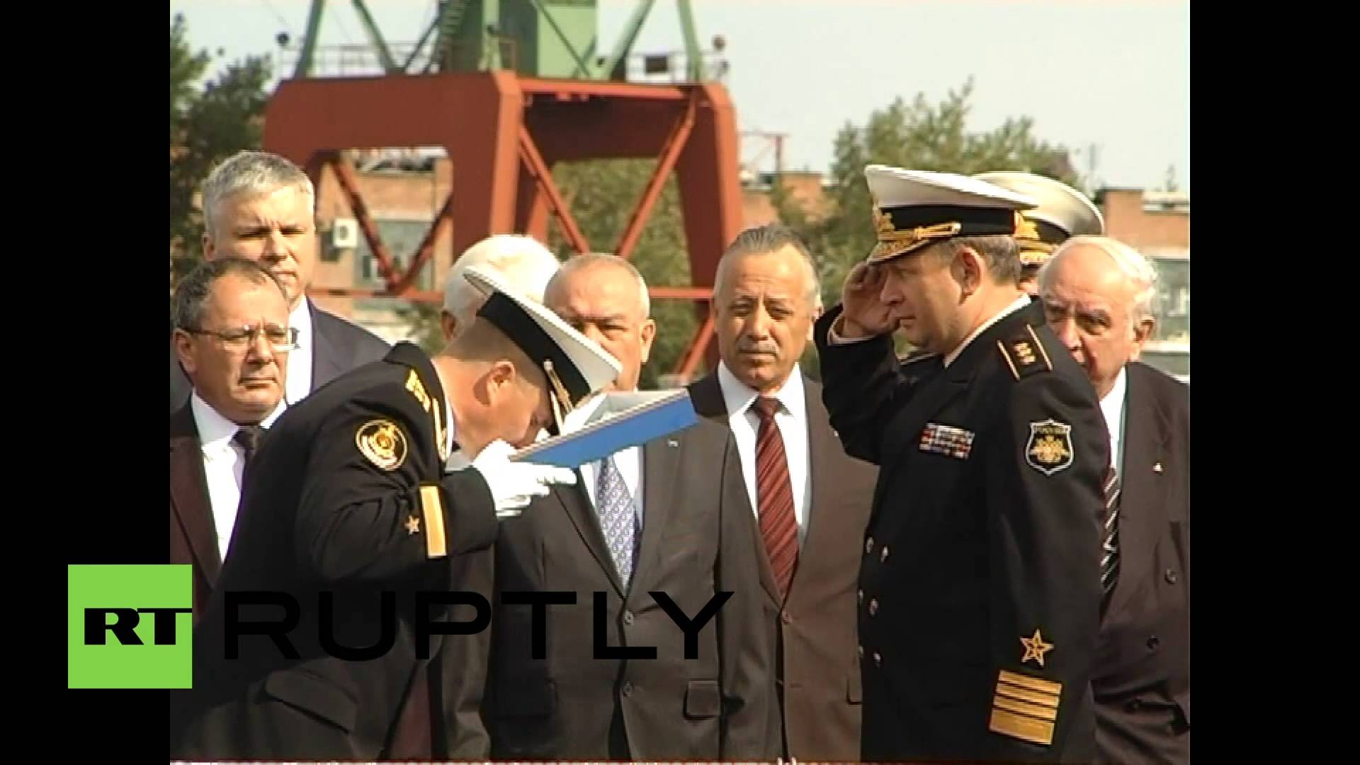 Lễ thượng cờ tàu ngầm K-560 diễn ra hôm 17/6 tại thành phố Severodvinsk. Theo đô đốc chỉ huy Victor Chirkov, nó sẽ được chuyển tới căn cứ mới tại Hạm đội Biển Bắc vào cuối năm nay và sẽ phục vụ Hải quân Nga ít nhất 30 năm nữa.