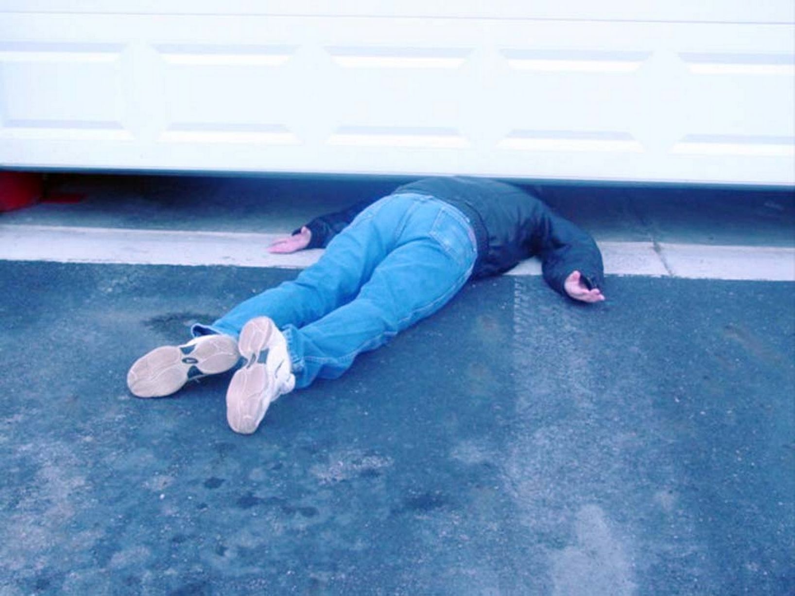 Công việc kì quặc đem lại cho Chuck thu nhập khá cao. Ảnh: Mirror