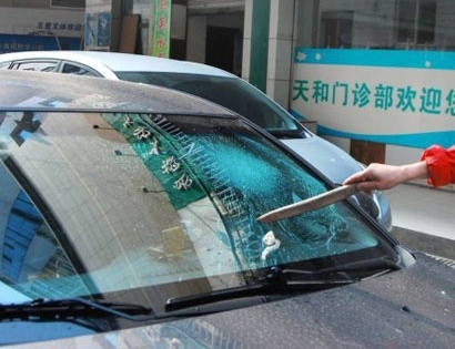 Nam ra duong giai quyet vu tong xe hinh anh