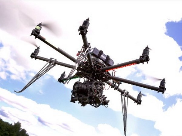 CNN se su dung may bay khong nguoi lai de thu thap tin tuc hinh anh