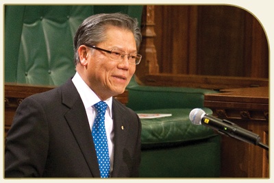 Nguoi goc Viet dau tien tro thanh thong doc bang o Australia hinh anh