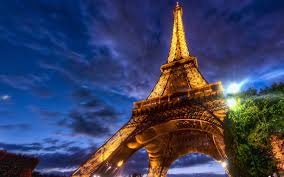 3. Kể cả ăng-ten, tháp Eiffel cao 324m và là công trình cao nhất nước Pháp hiện nay.