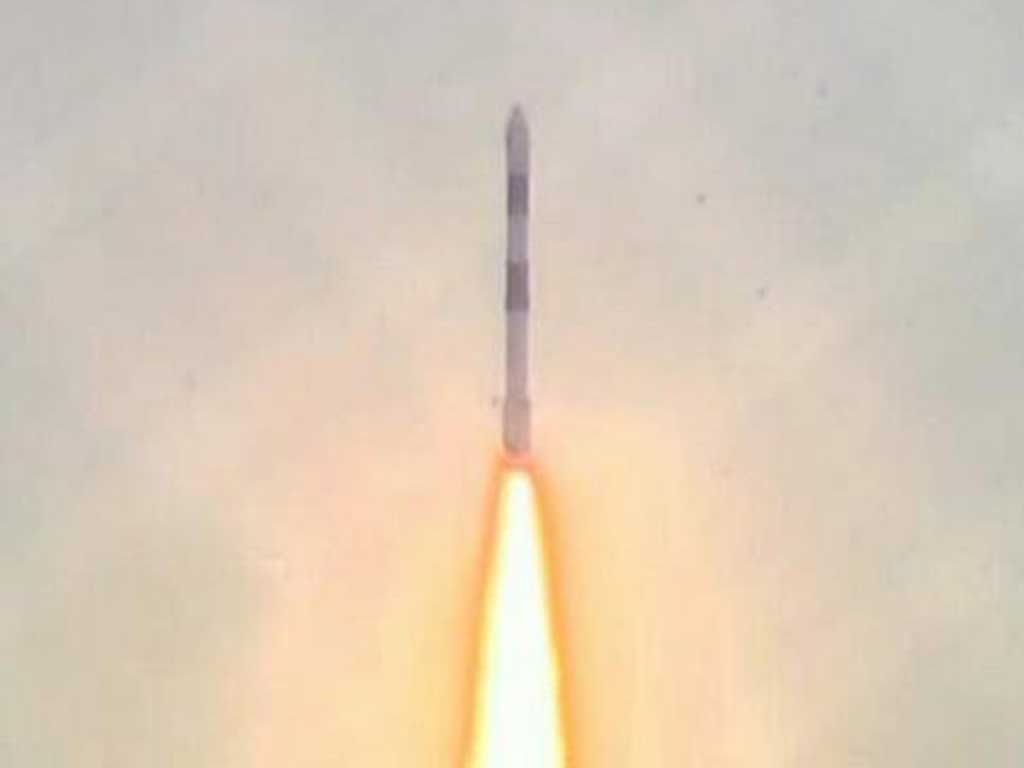 An Do phong thanh cong ten lua mang 5 ve tinh nuoc ngoai hinh anh