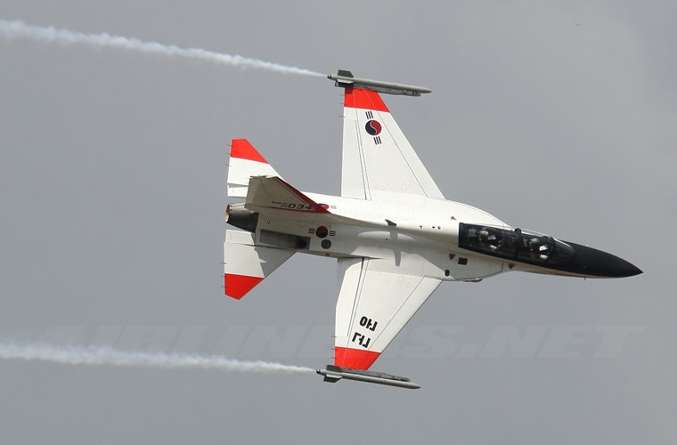 Khong quan Philippines se 'sam' hang chuc tiem kich hinh anh