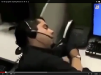 Choi kham dong nghiep ngu gat hinh anh