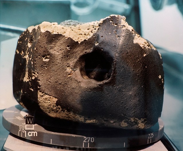 khoảng 100 thiên thạch rơi xuống khắp nơi trên trái đất đều mang nguồn gốc từ sao Hỏa. Ảnh: Toptenz.