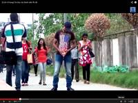 Nam thanh nien ngich bay tren pho hinh anh