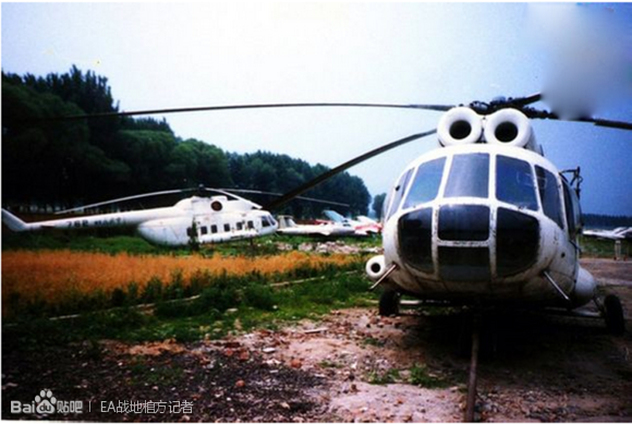 Ngoài Mỹ và Nga, Trung Quốc cũng có nghĩa địa vũ khí dùng để cất giữ trang bị giống của Mỹ và có người trông coi. Trong hình là sân bay quân sự Lộc Sơn, tỉnh Hà Nam với hơn 2000 chiếc máy bay quân sự. Ảnh: Chinaiiss