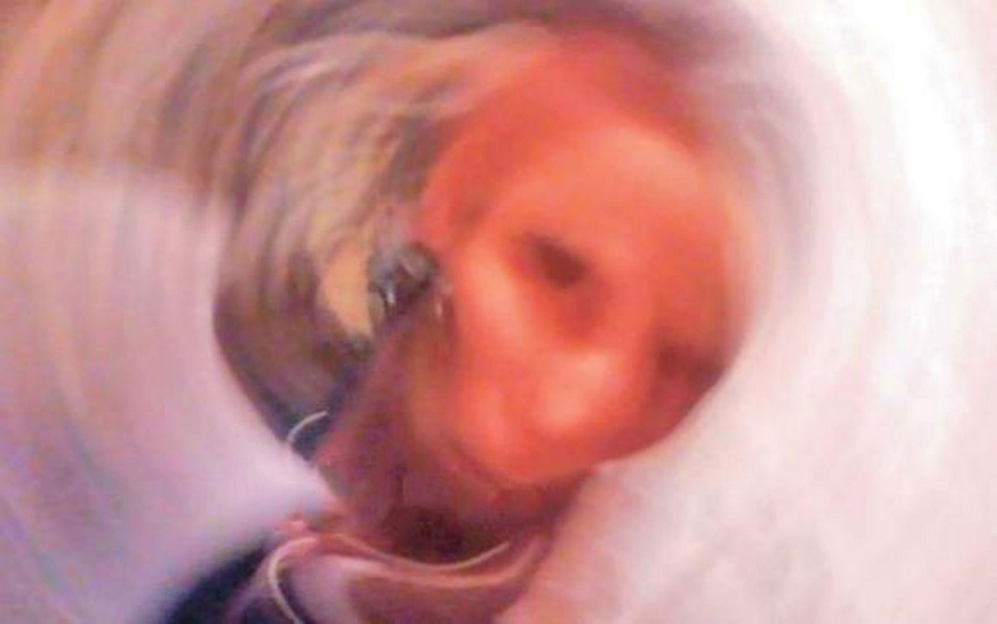 Anh nguoi chet hien ra tren dien thoai cua nguoi than hinh anh