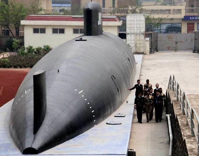 Mô hình tàu ngầm tấn công của Trung Quốc trưng bày tại một học viện hải quân. Ảnh: Washington Times